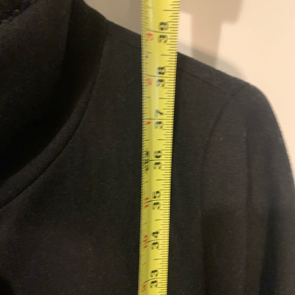 Wool coat with removable faux fur collar - Picture 7 of 10